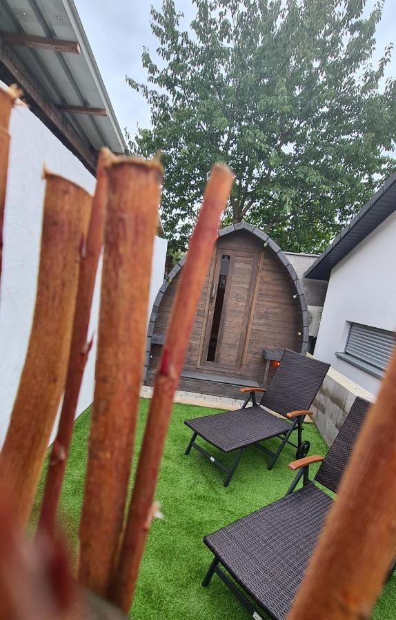 Schlaffass Mit Wellness In Alter Scheune Seinsheim Luaran gambar