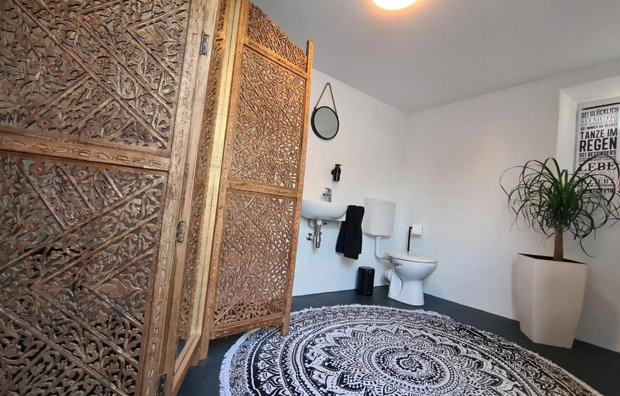 Schlaffass Mit Wellness In Alter Scheune Seinsheim Luaran gambar